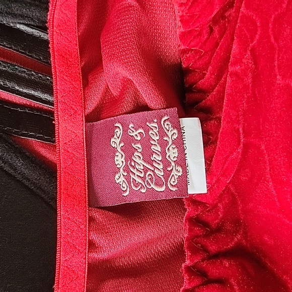 2 Pc Red Velvet Corset and Skirt PLUS 1X - Picture 7 of 8